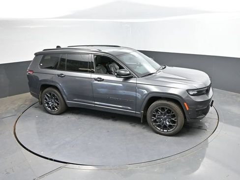 Used 2024 Jeep Grand Cherokee L Summit AWD/4WD image 40
