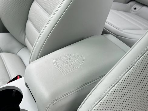 Certified 2024 Porsche Macan GTS w/ Premium Plus Package AWD/4WD image 37