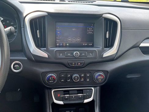 Used 2022 GMC Terrain SLE w/ Driver Convenience Package AWD/4WD image 16