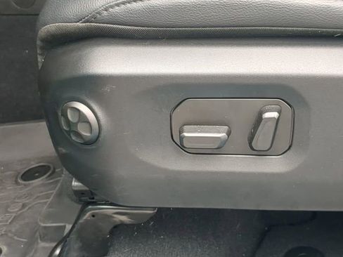 Used 2024 Jeep Wrangler Unlimited Sahara w/ Technology Group AWD/4WD image 22