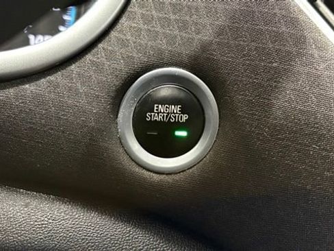 Used 2022 Chevrolet Malibu LT image 36