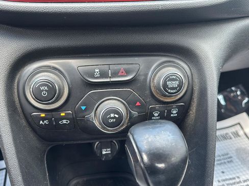 Used 2014 Dodge Dart SXT FWD image 15