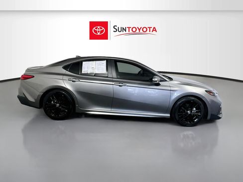 Used 2025 Toyota Camry SE FWD image 2