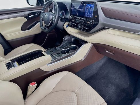 Used 2022 Toyota Highlander Limited FWD image 38