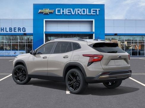 New 2026 Chevrolet Trax ACTIV w/ Sunroof Package FWD image 3