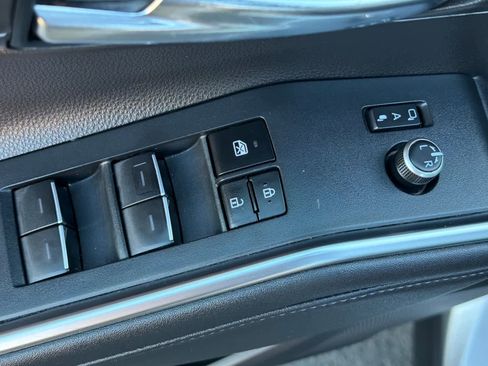 Used 2023 Toyota Highlander Platinum AWD/4WD image 15