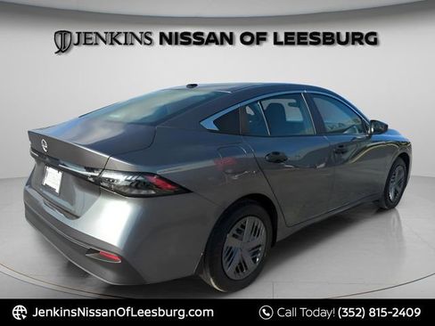 New 2026 Nissan Sentra SR w/ Floor Mat Package FWD image 3