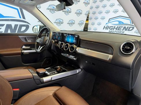 Used 2021 Mercedes-Benz GLB 250 4MATIC image 29