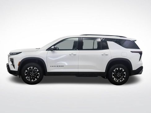 Used 2025 Chevrolet Traverse Z71 w/ Driver Confidence Package AWD/4WD image 2