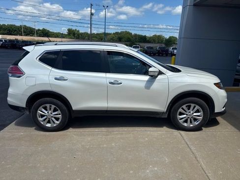 Used 2016 Nissan Rogue SV w/ SV Premium Package AWD/4WD image 4