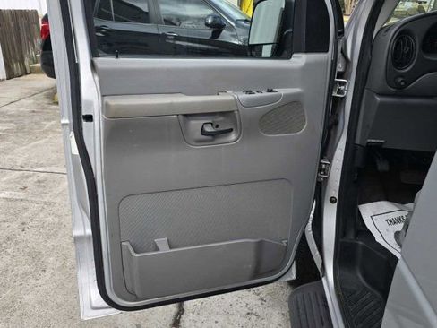 Used 2006 Ford E-150 and Econoline 150 image 15