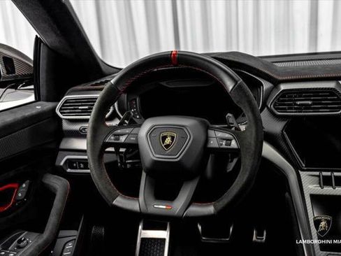 Used 2023 Lamborghini Urus Performante AWD/4WD image 43