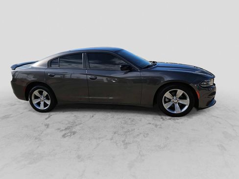 Used 2022 Dodge Charger SXT w/ Blacktop Package image 9