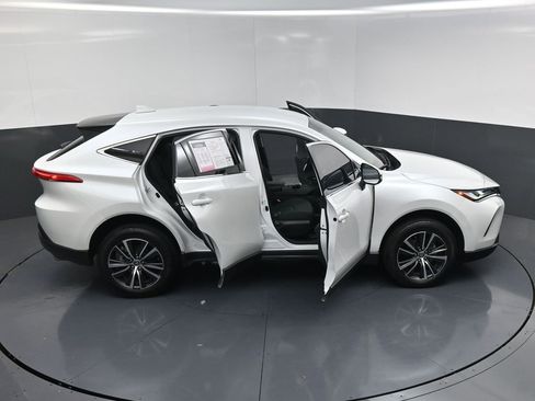 Used 2023 Toyota Venza LE image 23