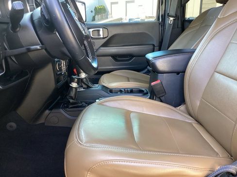 Used 2021 Jeep Wrangler Unlimited Sahara w/ Safety Group AWD/4WD image 4