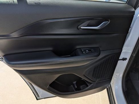 Used 2023 Jeep Grand Cherokee Altitude AWD/4WD image 19