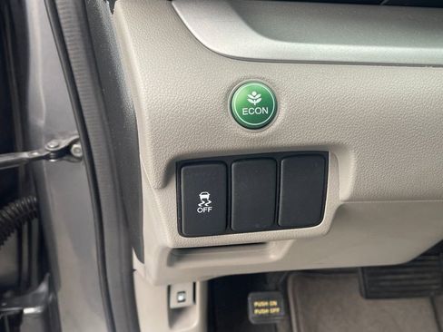 Used 2013 Honda CR-V LX image 16