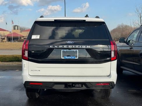 New 2026 Ford Expedition Active image 8