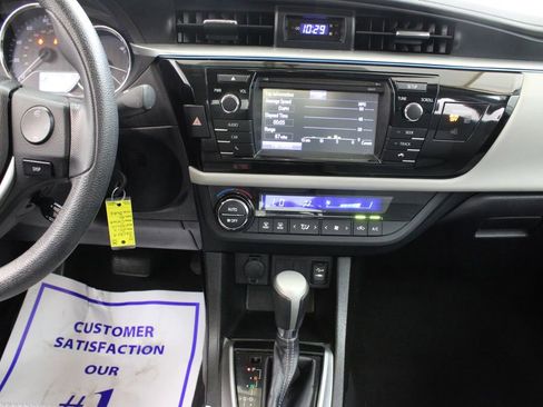 Used 2016 Toyota Corolla LE FWD image 17