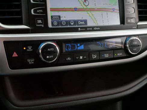 Used 2017 Toyota Highlander Limited Platinum image 23