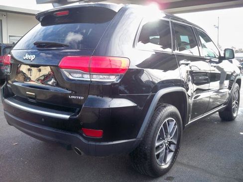 Used 2017 Jeep Grand Cherokee Limited w/ Luxury Group II image 3