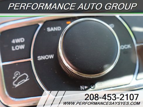 Used 2017 Jeep Grand Cherokee Limited w/ Luxury Group II AWD/4WD image 25