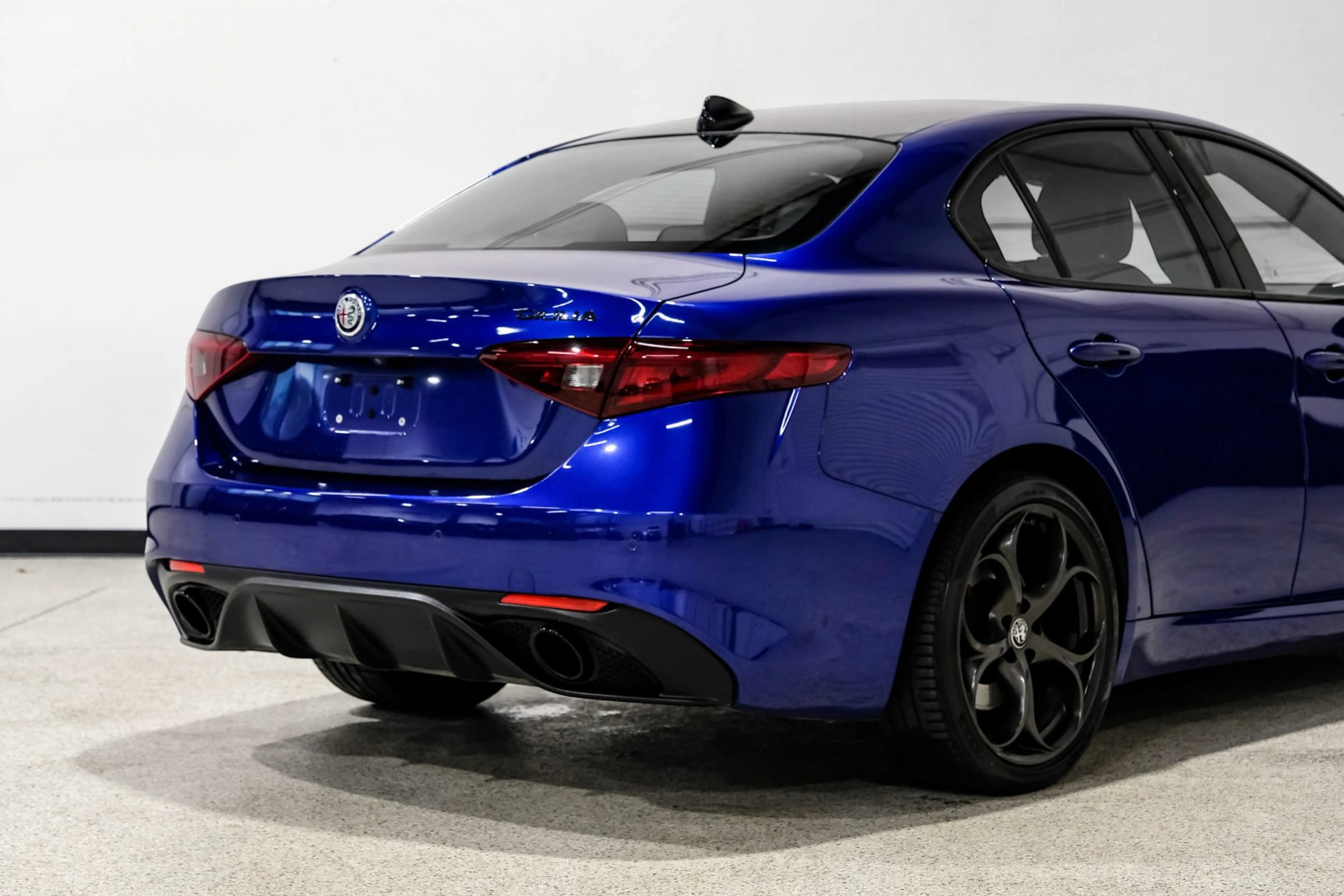 Used 2020 Alfa Romeo Giulia Ti Sport w/ Quick Order Package 22U Sport RWD image 14