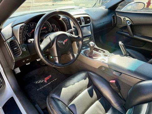 Used 2005 Chevrolet Corvette Coupe w/ Preferred Equipment Group image 14
