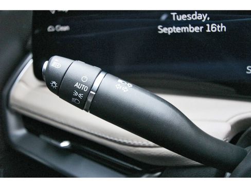 Certified 2025 Cadillac XT4 Premium Luxury image 17