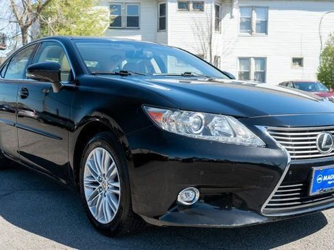 Used 2014 Lexus ES 350 w/ Luxury Package FWD image 4