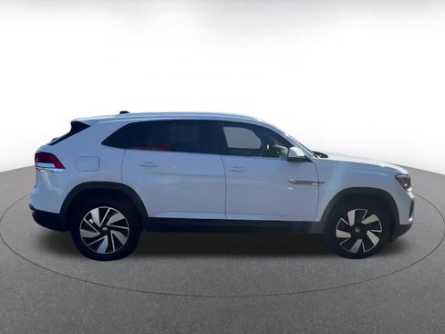 Used 2025 Volkswagen Atlas Cross Sport SE image 16