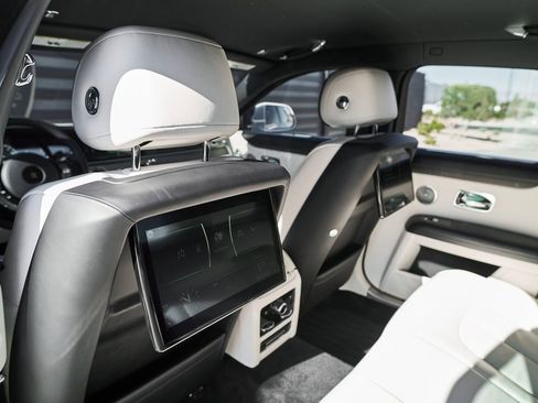 Used 2023 Rolls-Royce Ghost Base w/ Ghost Package image 43