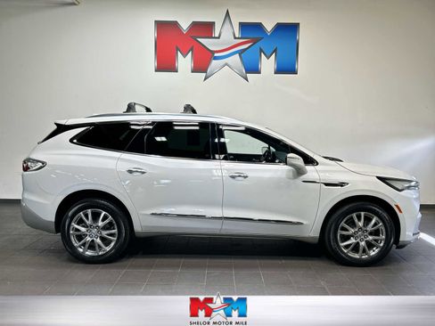Used 2023 Buick Enclave Essence w/ Experience Buick Package AWD/4WD image 1