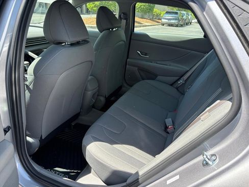 New 2026 Hyundai Elantra Hybrid FWD image 43