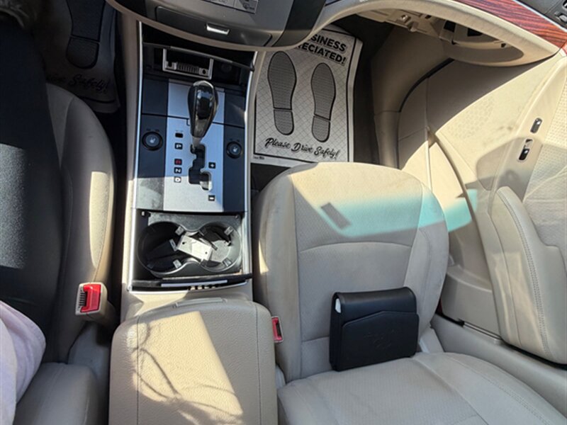 Used 2011 Hyundai Veracruz GLS AWD/4WD image 16