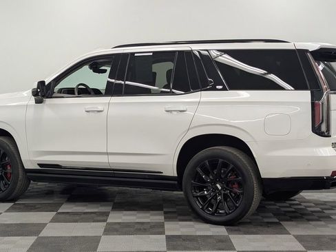 Used 2024 Cadillac Escalade Sport Platinum w/ LPO, ONYX Package AWD/4WD image 4
