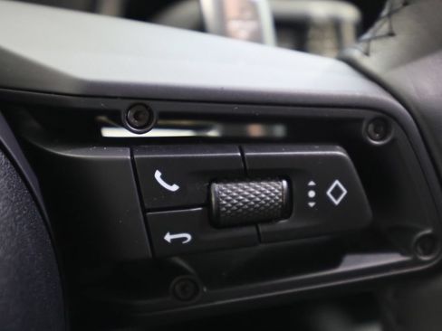 Used 2023 Porsche Macan AWD/4WD image 25