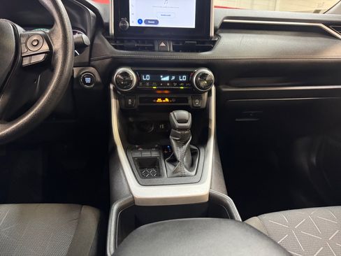 Used 2025 Toyota RAV4 XLE FWD image 20