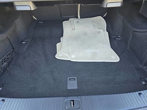 Used 2016 Mercedes-Benz E 250 4MATIC Sedan image 24