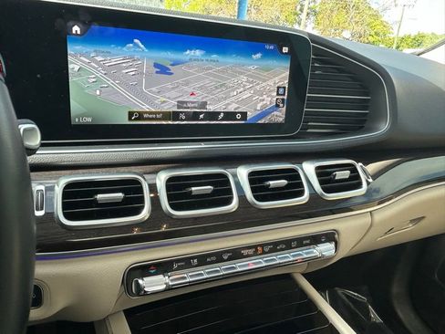 Used 2022 Mercedes-Benz GLE 350 4MATIC w/ Premium Package image 31