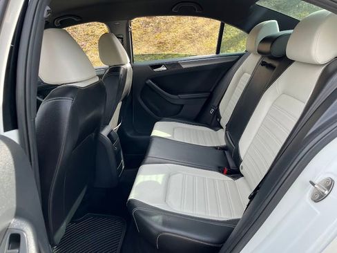 Used 2016 Volkswagen Jetta Sport image 44