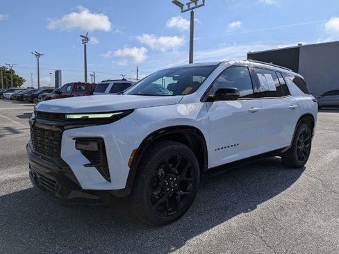 Used 2026 Chevrolet Traverse RS FWD image 7