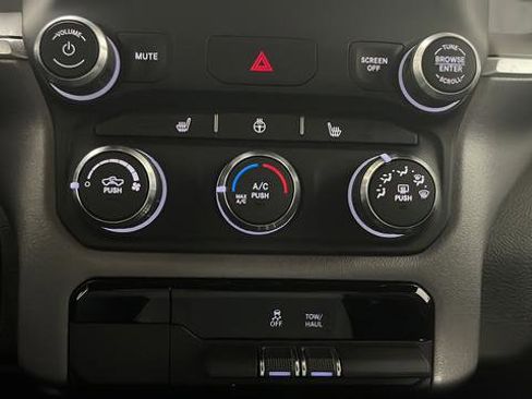 Used 2023 RAM 1500 Big Horn AWD/4WD image 16