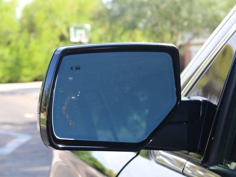 Used 2016 GMC Yukon XL Denali w/ Open Road Package AWD/4WD image 54