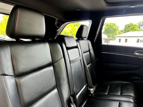 Used 2020 Jeep Grand Cherokee Limited w/ Luxury Group II image 25
