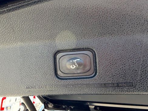 Used 2019 Ford Explorer XLT w/ Equipment Group 201A AWD/4WD image 43