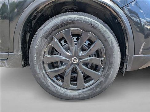 Used 2018 Nissan Rogue S AWD/4WD image 21