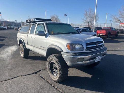 Used 2000 Toyota Tundra SR5 image 2