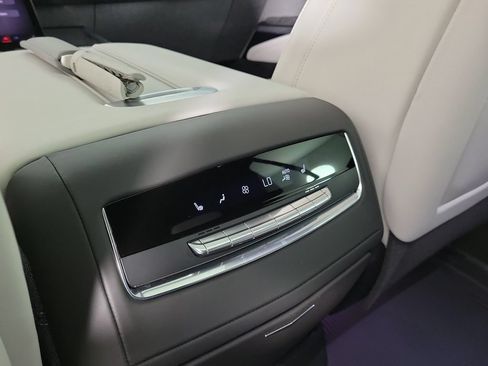 Used 2025 Cadillac Escalade V AWD/4WD image 14