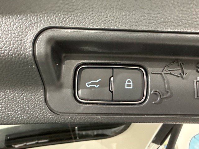 Used 2025 Ford Explorer Active w/ Active Comfort Package RWD image 11